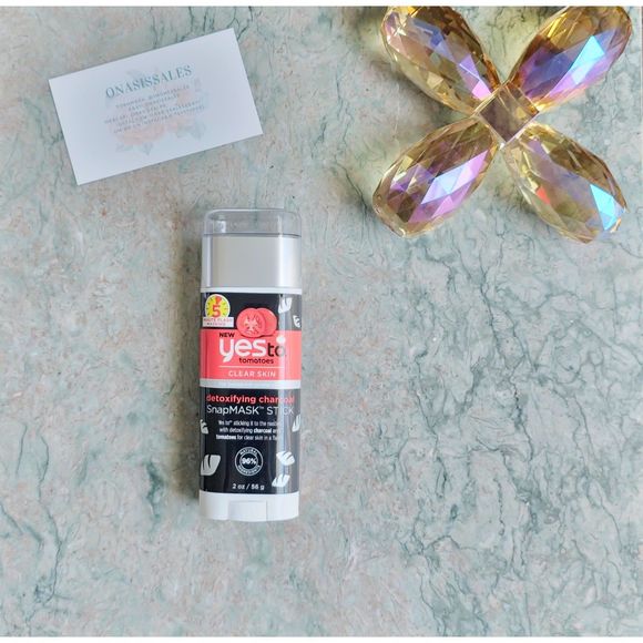 Yes To Tomatoes Detoxifying Charcoal Multi-Use Face Snapmask Stick, 2 Oz - Picture 2 of 4